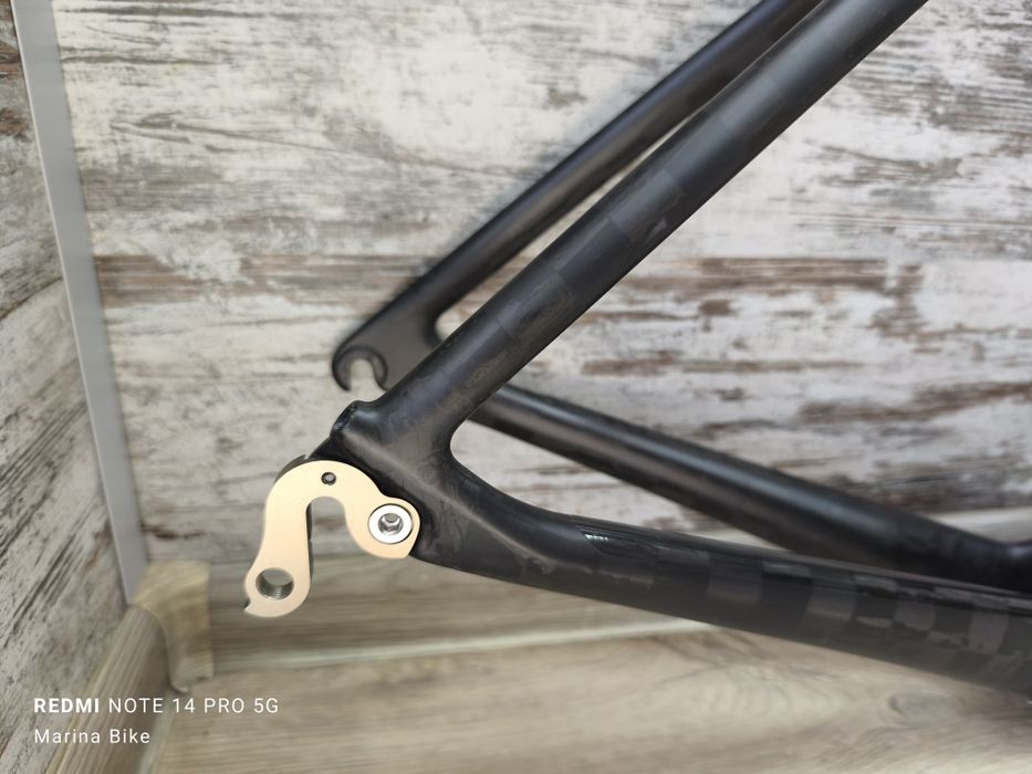 НОВА карбонова шосейна рамка Felt AR FRD | 51