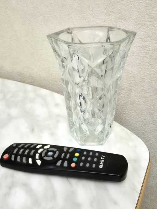 Антикварные хрустальные рюмки-стопки ваза.