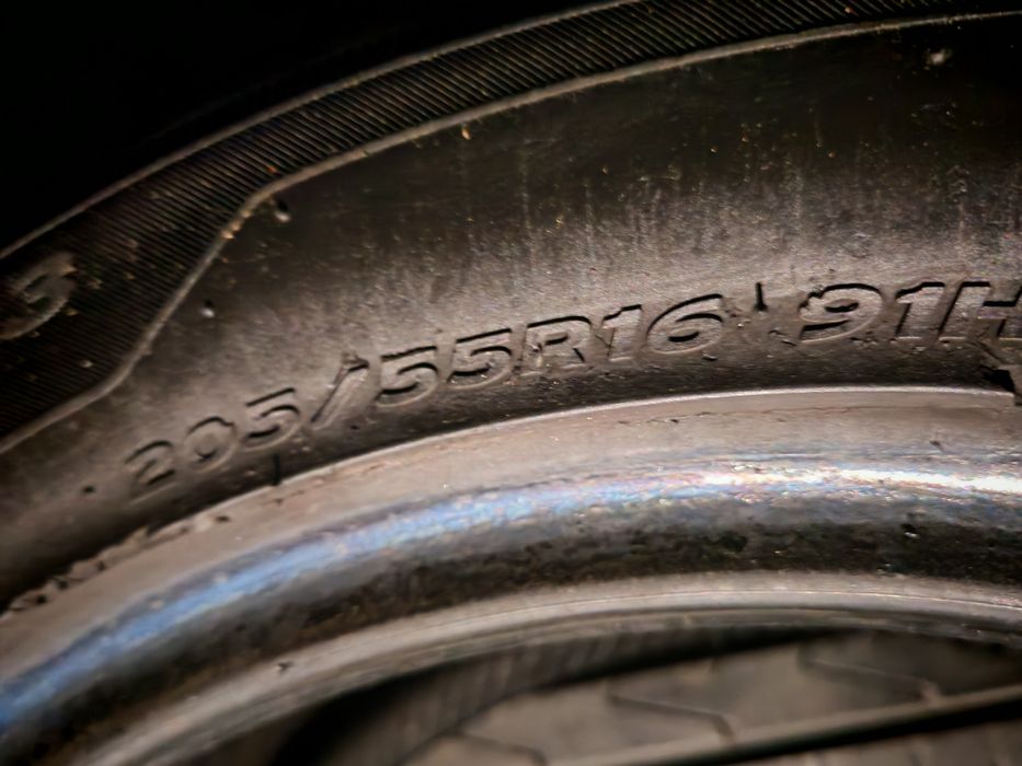 Vând anvelope Hankook 205 55 16