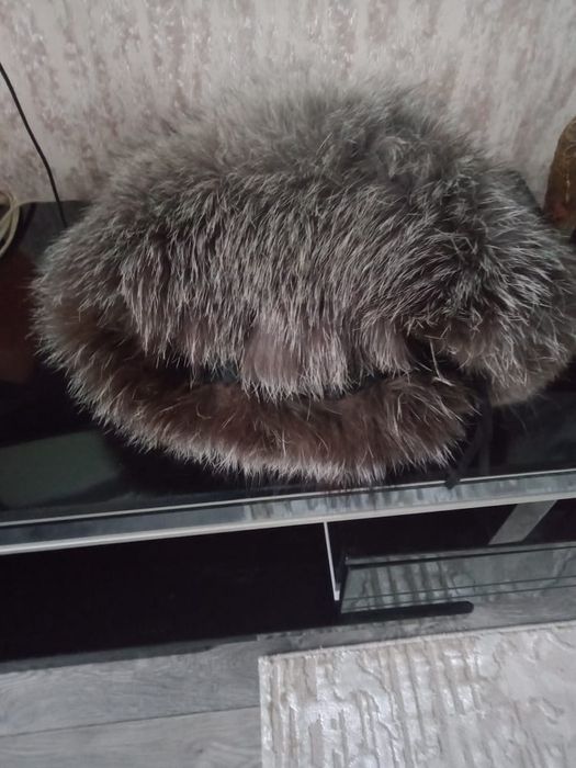 Продам жён.пуховик и шубы