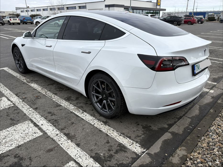 Tesla Model 3 SR+ 2020