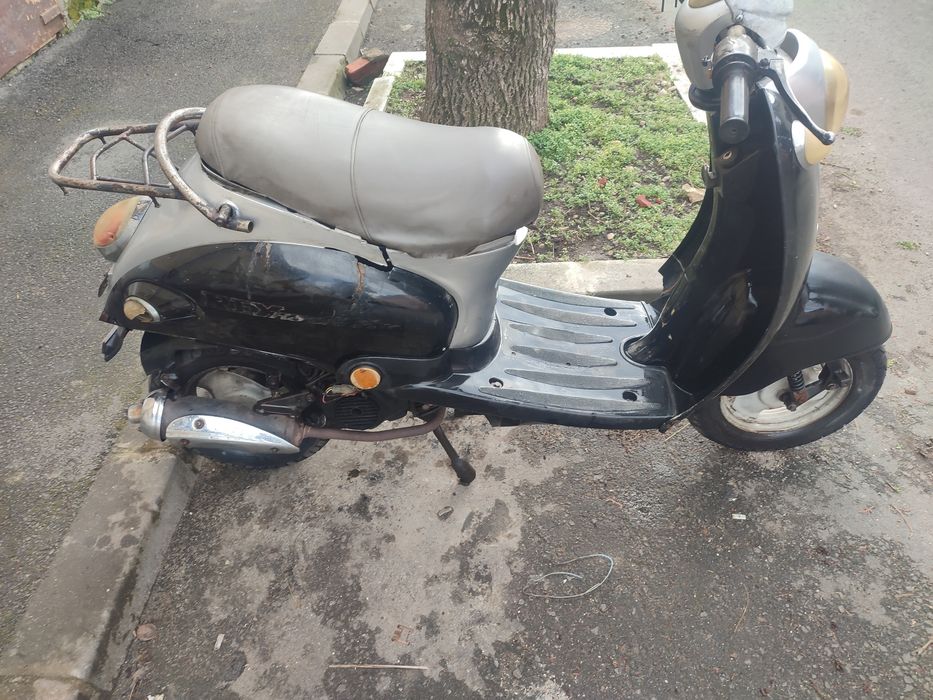 Vând sau schimb scuter 50cc