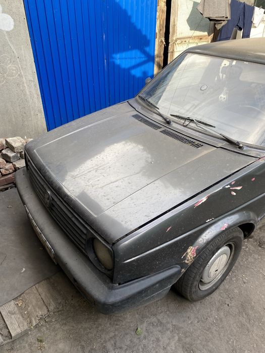 Автомоиль Volkswaqen GOLF2