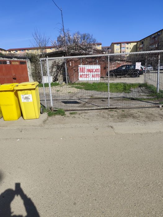 Închiriez teren 200mp+Garaj15mp,groapa ,curent +curte 200mp zona piata - Vedere 3