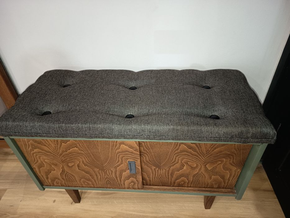 Шкаф за обувки с удобна пейка