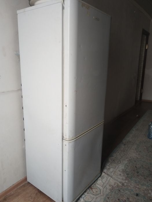 Холодильник Бирюса