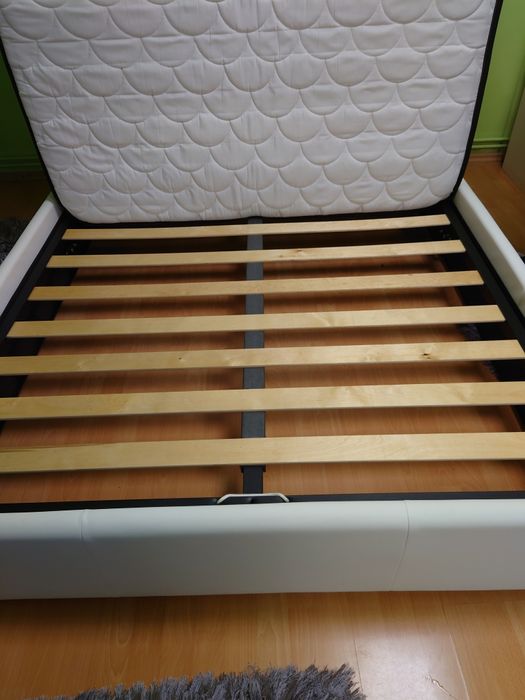 Pat matrimonial cu saltea 140×200