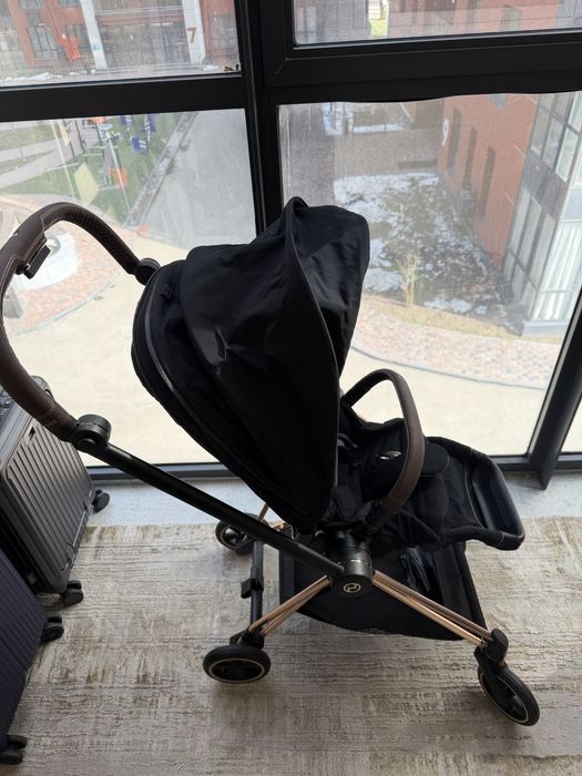 Продам коляску Cybex.
