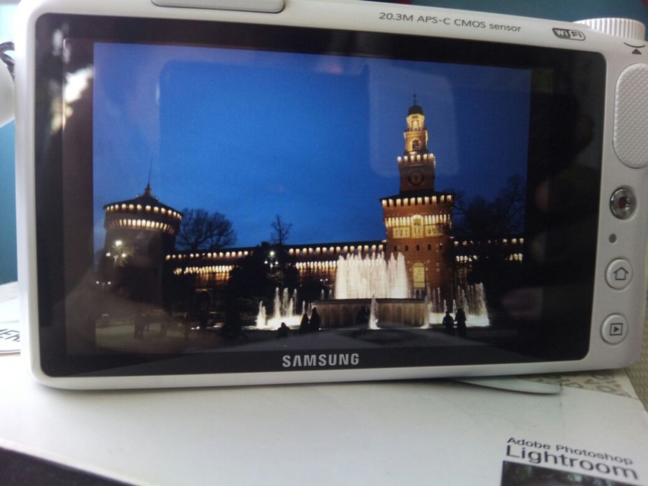 Aparat foto Samsung NX2000