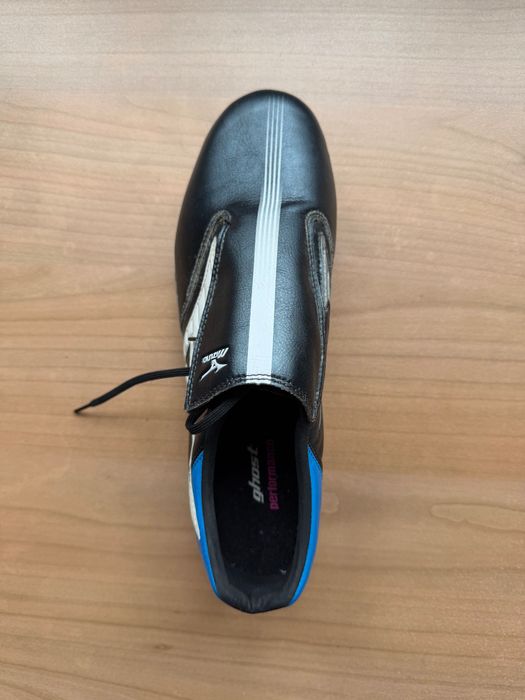 Футболни обувки Mizuno размер 42 (270 см.)