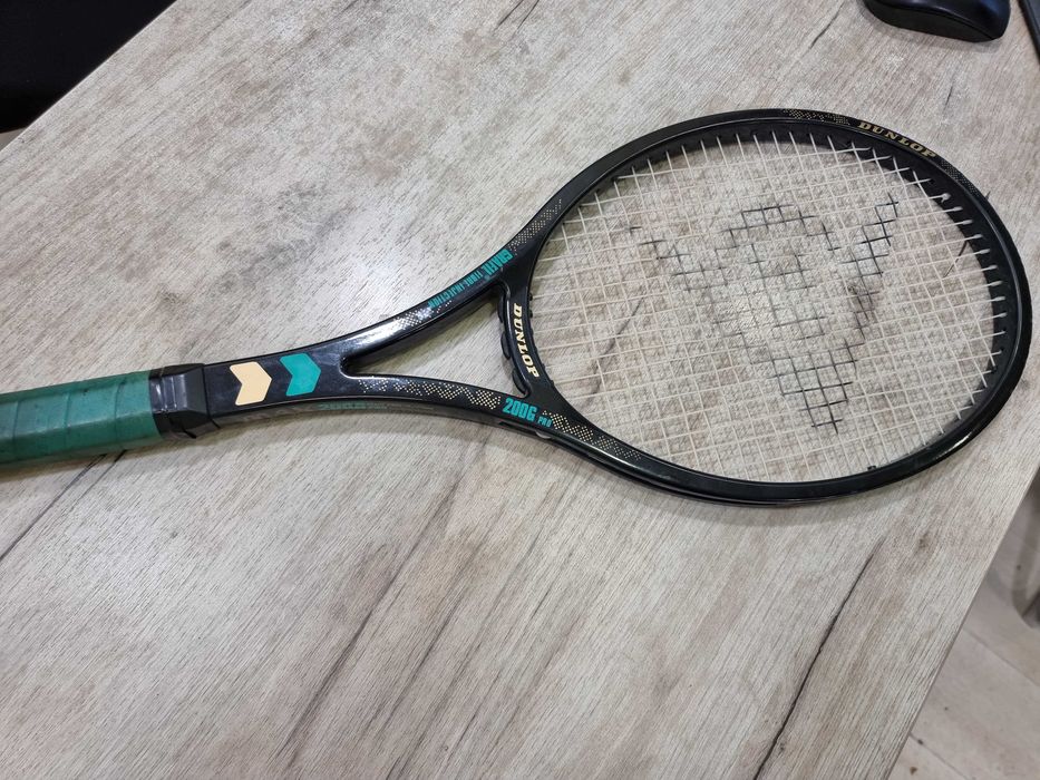 Легендарна тенис ракета Dunlop Max 200G Pro