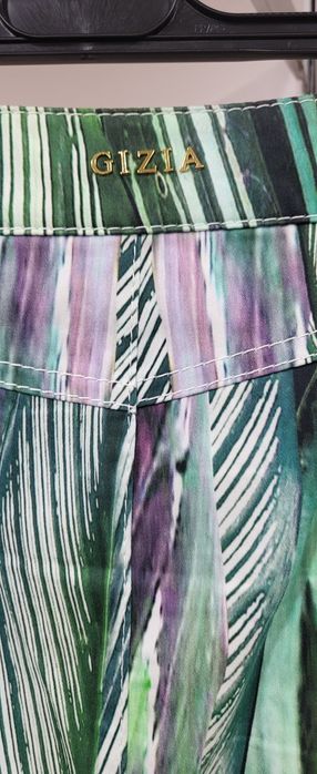 Женский костюм с юбкой