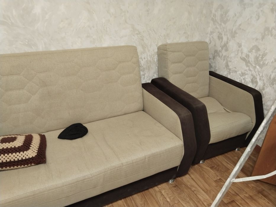 Продам диван с креслом