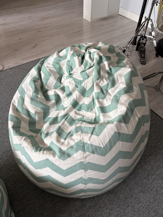 Bean bag cu suport pentru picioare