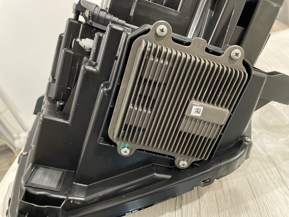 Фара передня правая TANK500