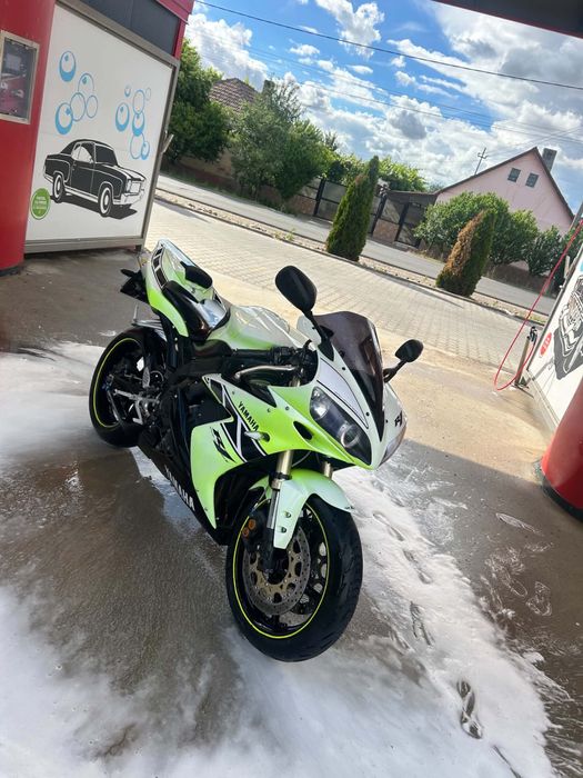 Vand Yamaha R1.