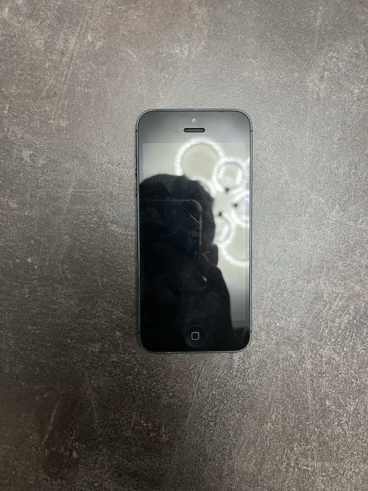 Продам iPhone 5 16гб