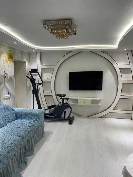 Продается Своя квартира в новостройке напротив машина базар Сергели