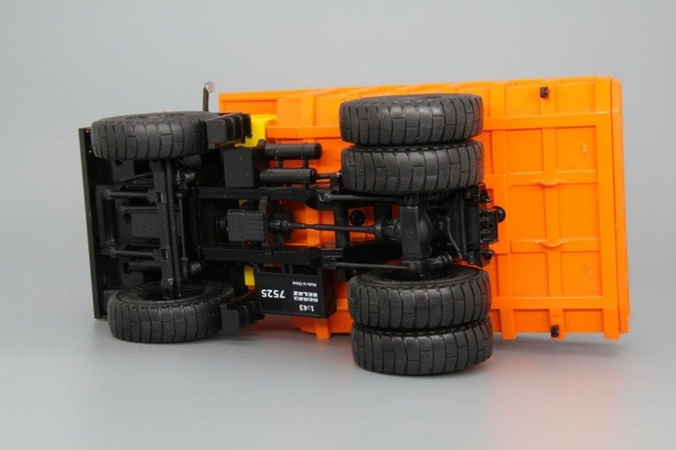 Belaz 7525 model 1:43