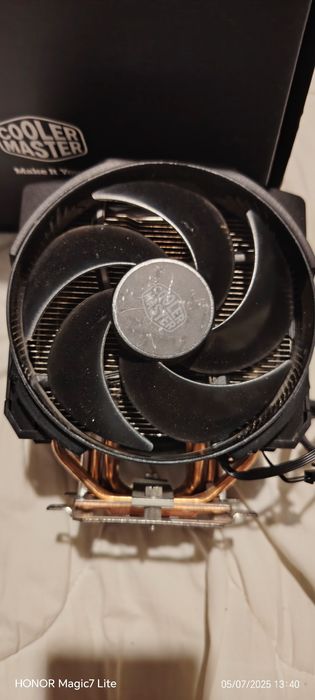 Продавам CoolerMaster MasterAir Maker 8
