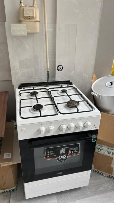 Продам газ плита artel