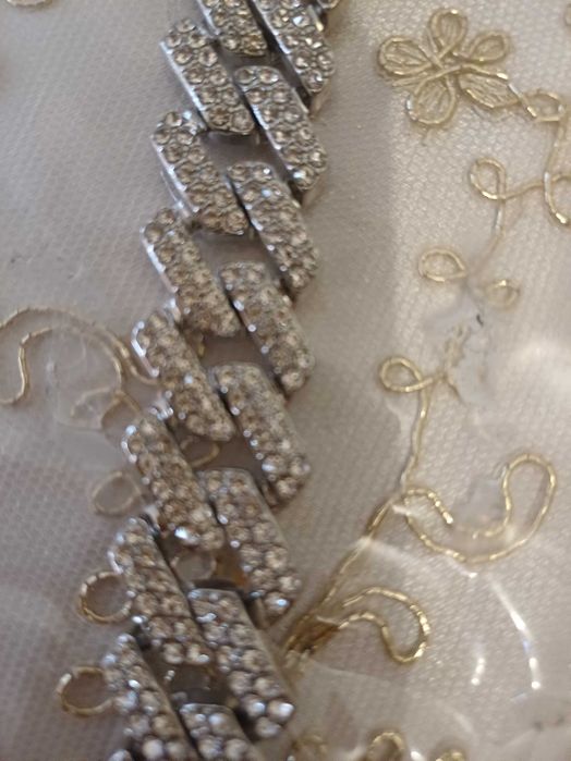 Колье и браслет новый.