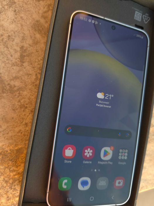 Samsung Galaxy S24 256 GB, Gray, stare impecabilă, în cutie +folie nouă cadou