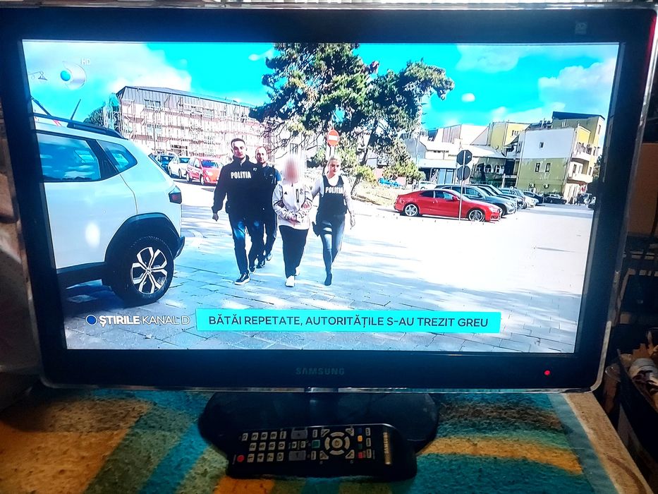 TV Samsung P24FHD