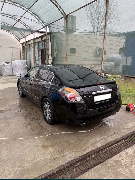Nissan altima FULL KAMI YO'Q