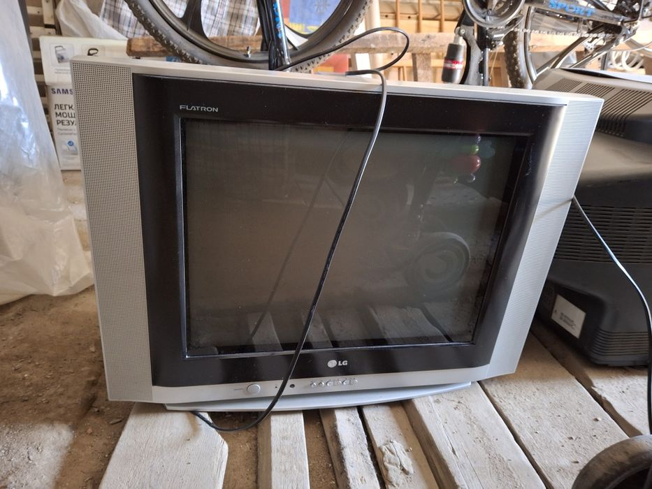 Продам 2 телевизора за 5000 2 сразу