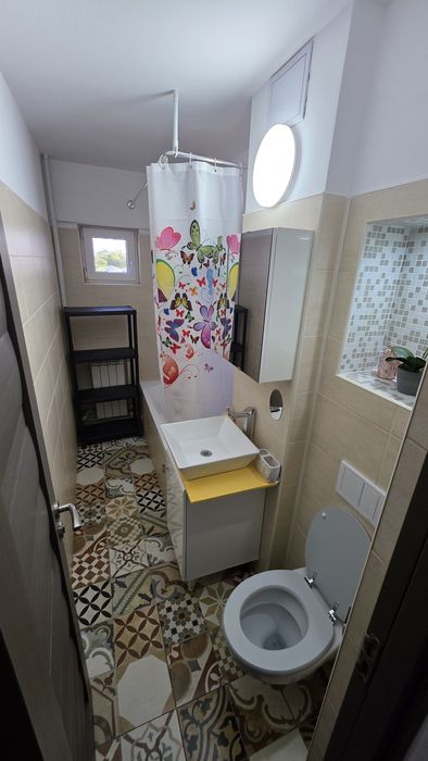 Apartament 2 camere de închiriat.