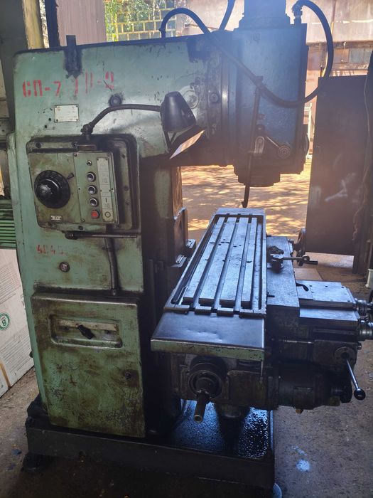 Продам Фрезерный станок 6Р 12