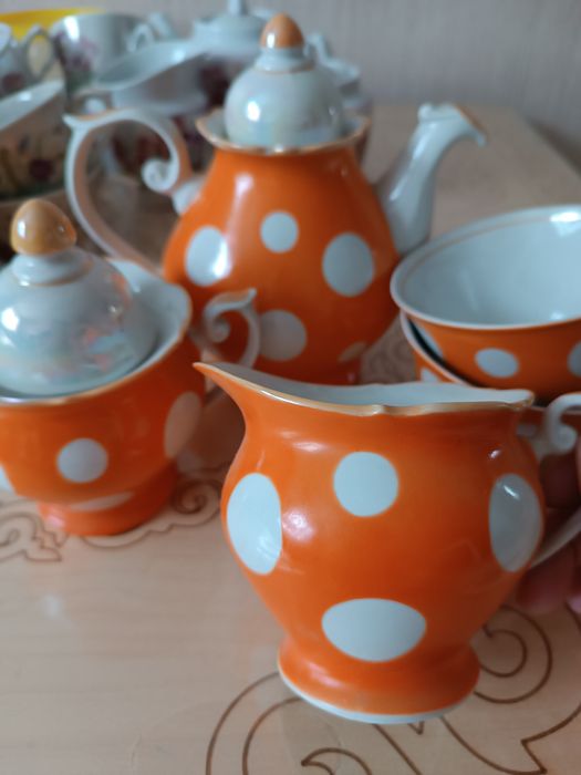 Посуда: чайные сервизы