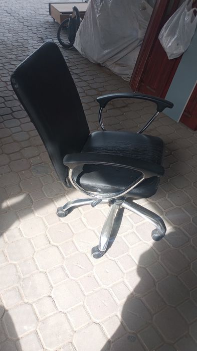 Кресло черное б/у