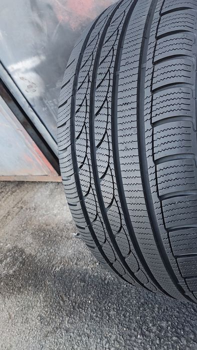 1бр. зимна гума 235/40/18 Imperial