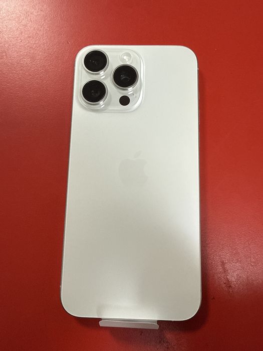 Iphone 15 pro max  nou schimbat pe garantie