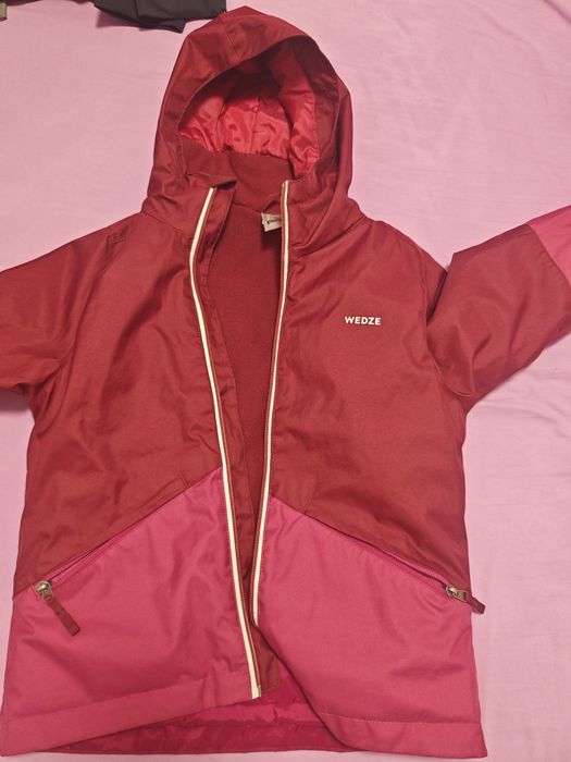 Vând Geaca impermeabila Decathlon, fete,8 ani