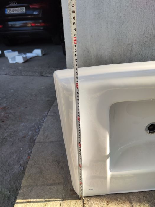 Порцеланова мивка за баня Roca