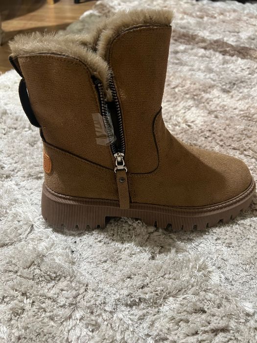 Дамски боти с пух