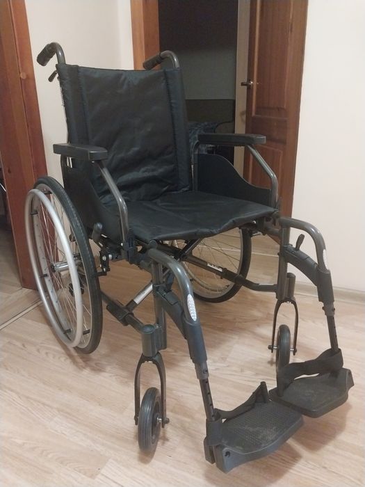 Продаю инвалидную коляску в Караганде