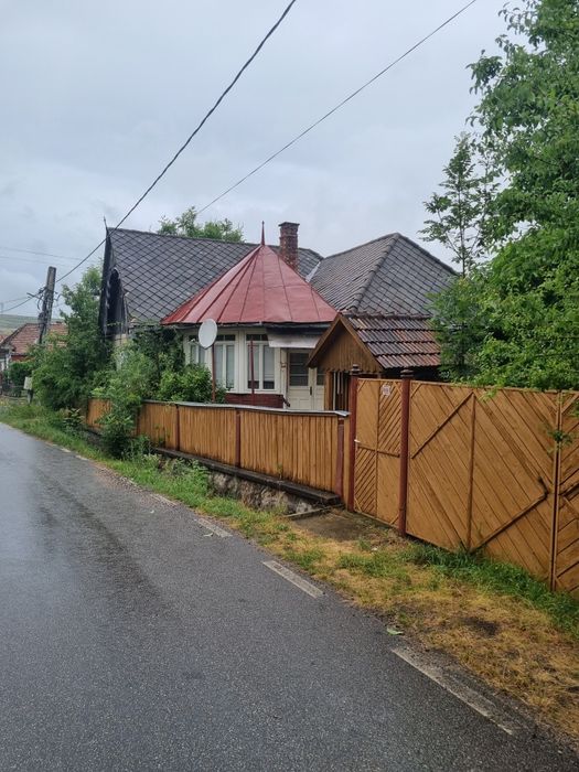 Vând casă în Calatele