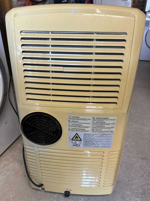Мобилен климатик DeLonghi Pinguino 11000BTU/h
