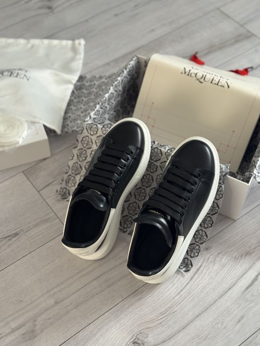 Alexander McQueen Black/White