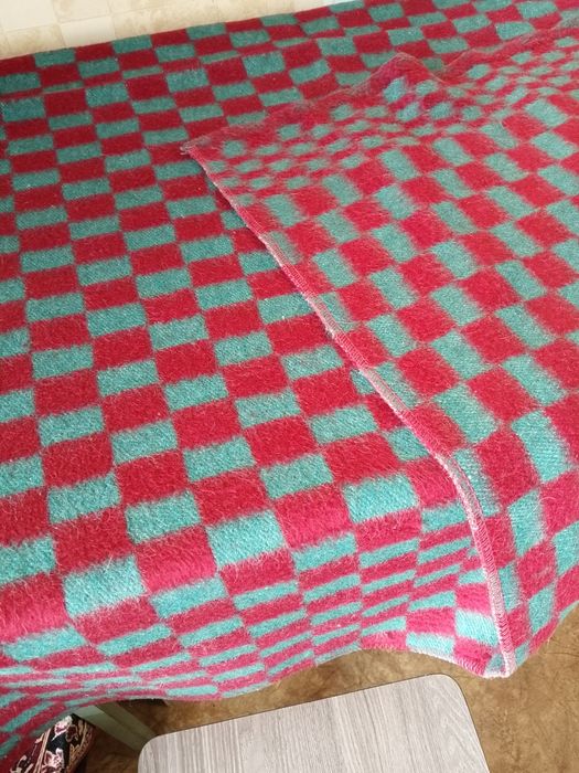 Продам шерстяные одеяла