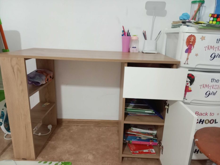 Продам стол для школьника