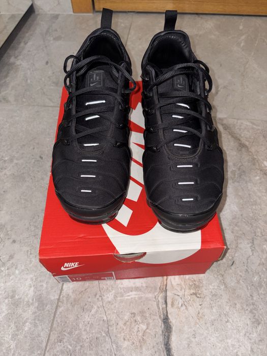NIKE vapormax plus