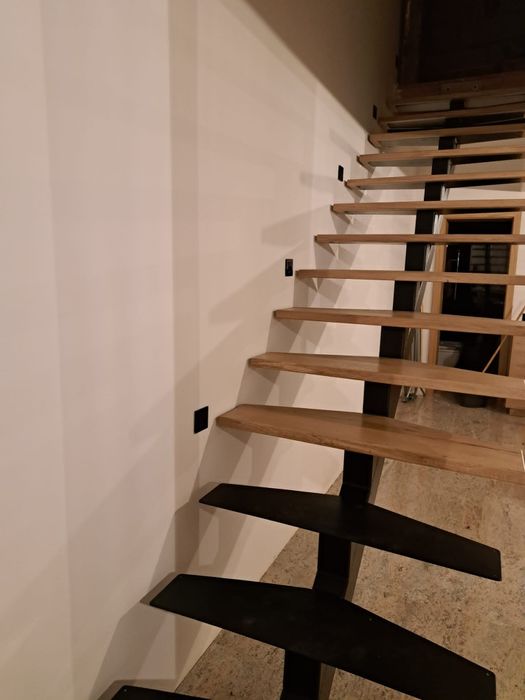 Scari din lemn de stejar si fier