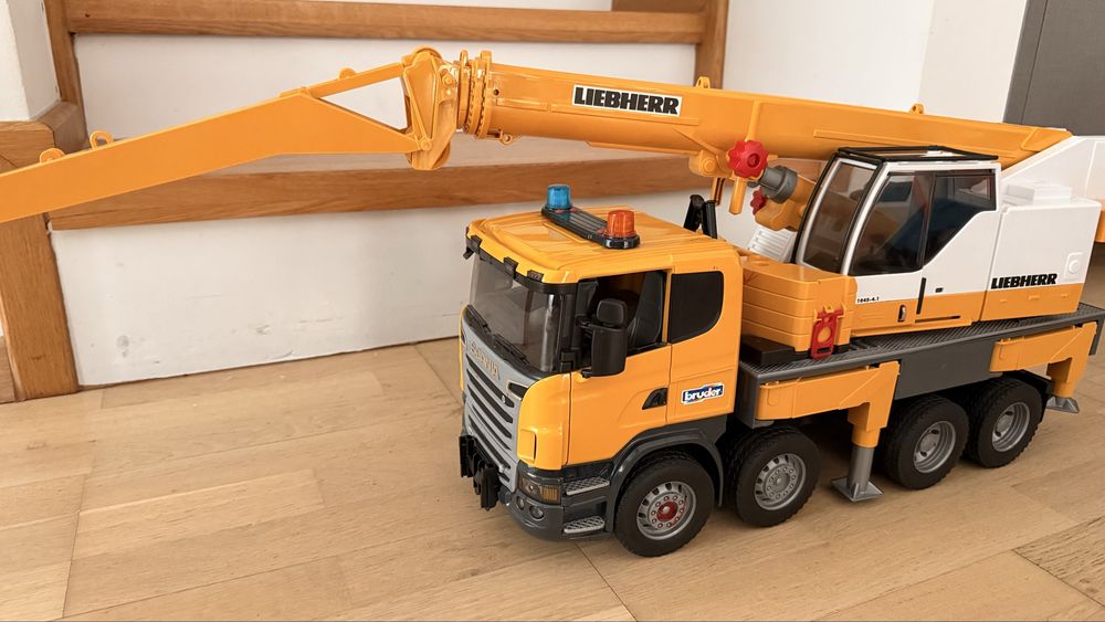 Macara Bruder Scania