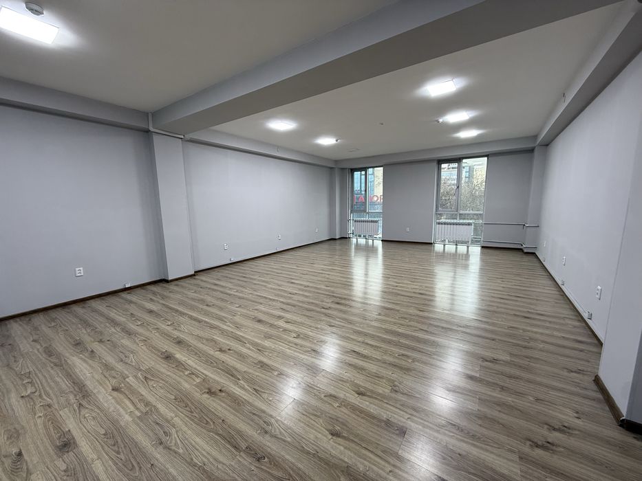 Аренда офисов от 500 кв.м. в Emerald Business Center