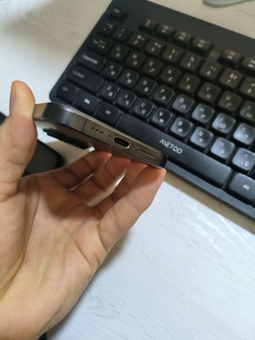 Iphone 15 pro 256 Gb 88 yomkost